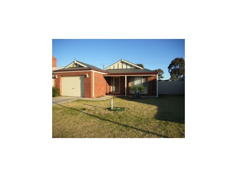 15 Zorro Drive, Yarrawonga VIC 3730