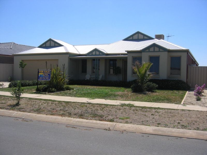 4 Fields Avenue, Yarrawonga VIC 3730