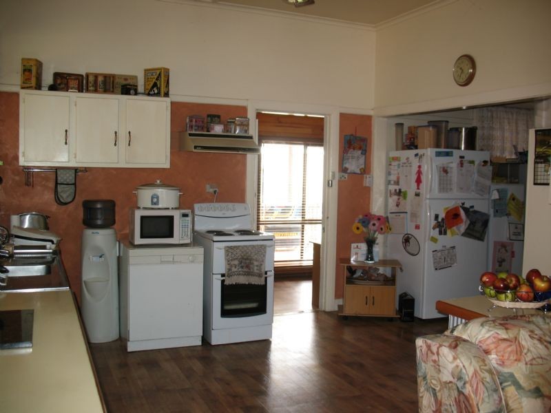 42 Holmes Road, Lake Rowan VIC 3727