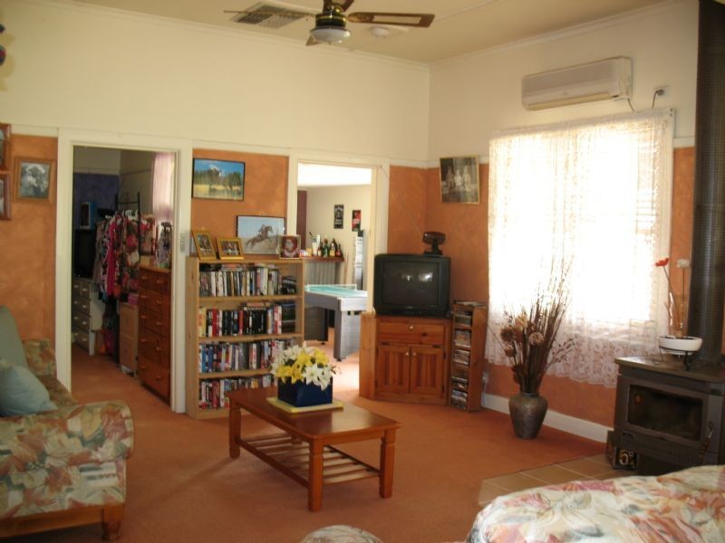 42 Holmes Road, Lake Rowan VIC 3727