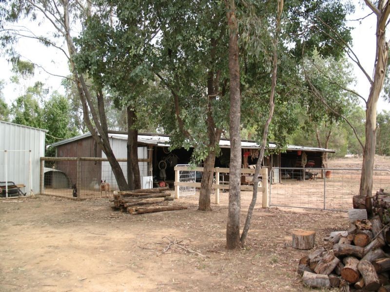 42 Holmes Road, Lake Rowan VIC 3727