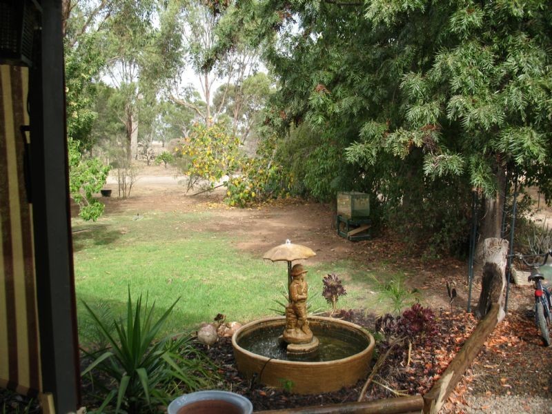 42 Holmes Road, Lake Rowan VIC 3727