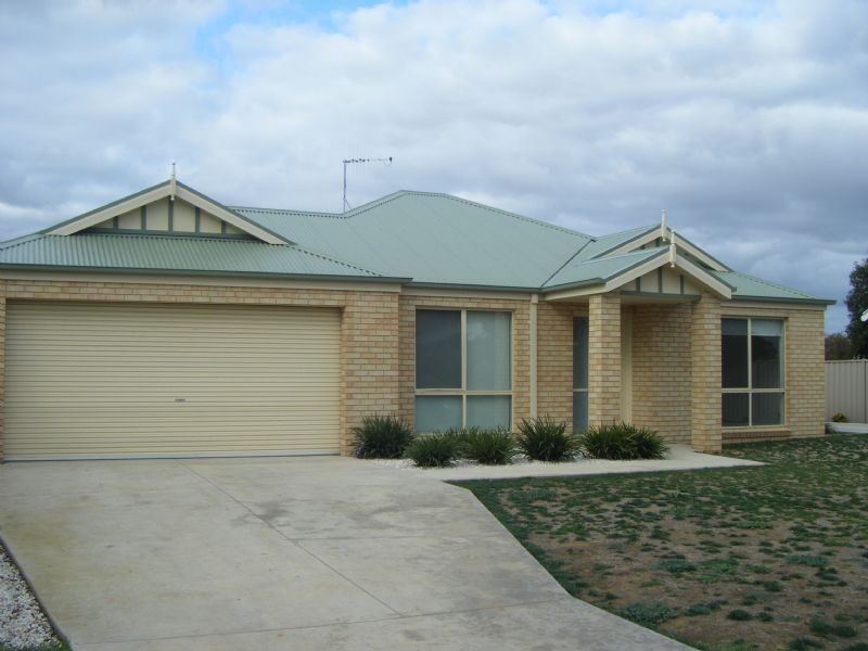 1/24 Sharp St, Yarrawonga VIC 3730