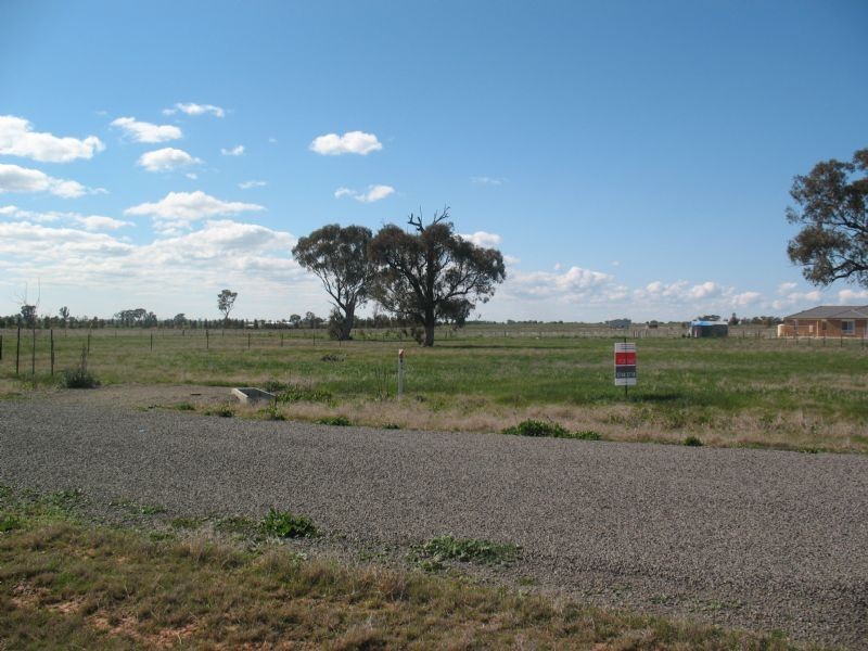 8  Hillview Drive, Yarrawonga VIC 3730