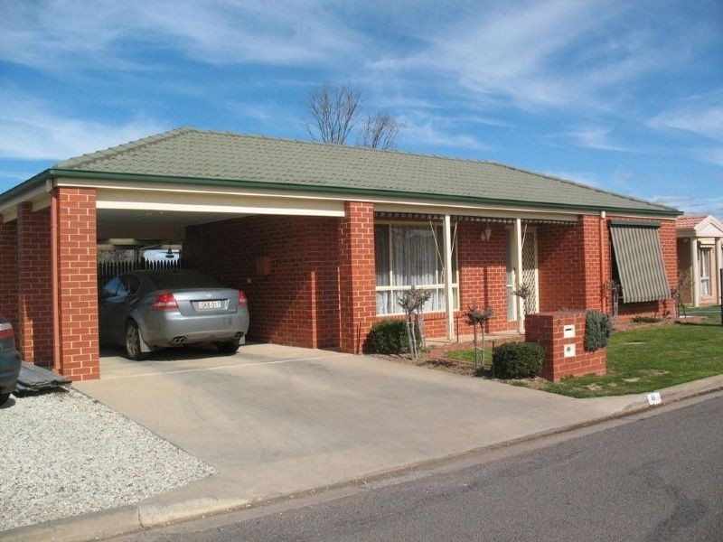 8  Sunshine Blvd, Mulwala NSW 2647
