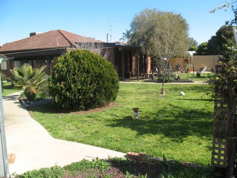 4/6 Lakeview Crt, Mulwala NSW 2647