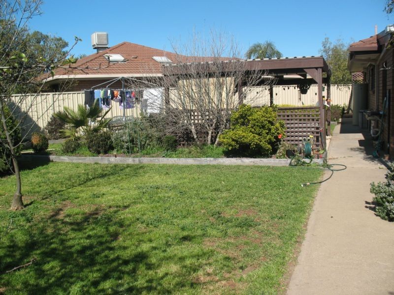 4/6 Lakeview Crt, Mulwala NSW 2647