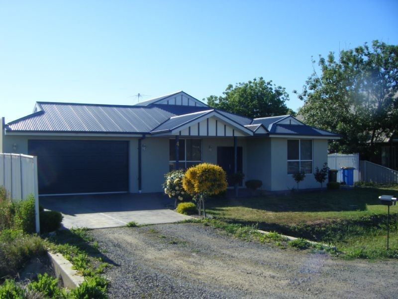 4 Hogans Rd, Yarrawonga VIC 3730