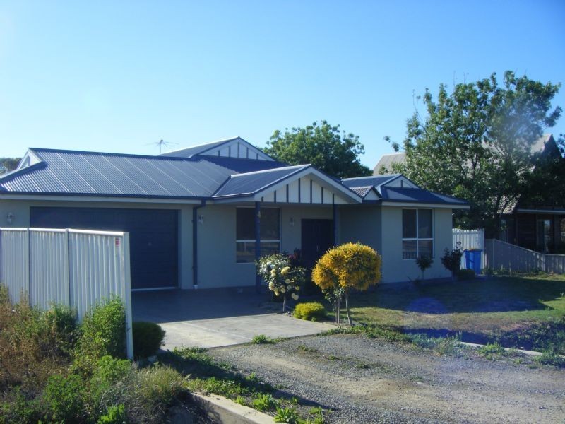 4 Hogans Rd, Yarrawonga VIC 3730