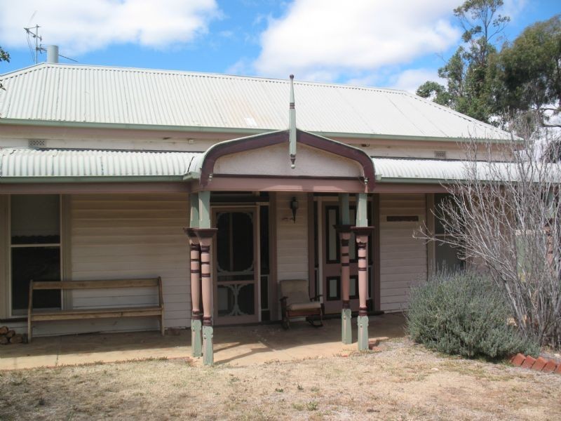 9  Irvine Pde, Yarrawonga VIC 3730