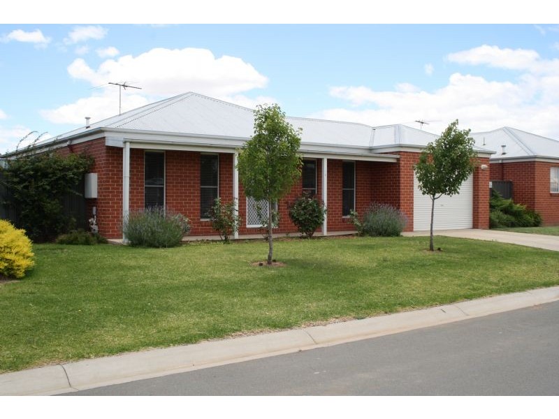 2/8 Cassar Court, Mulwala NSW 2647