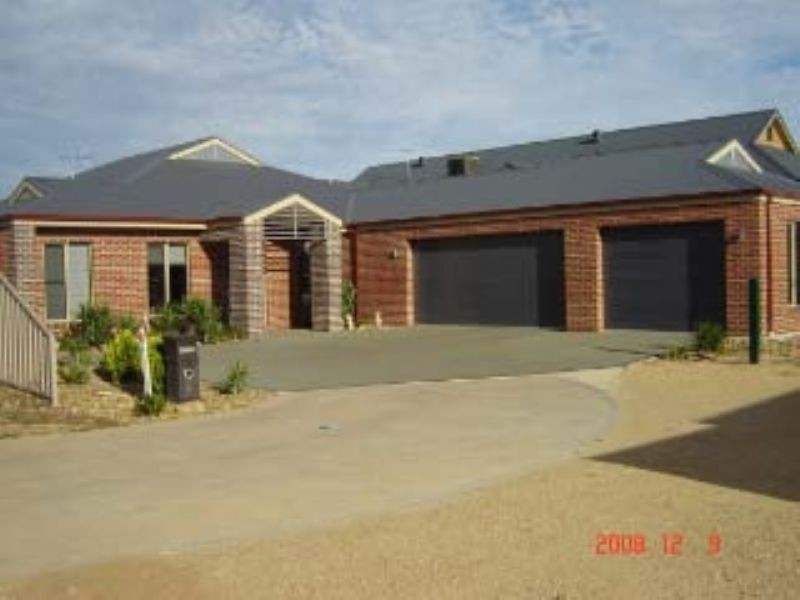 8 Linda Cres, Yarrawonga VIC 3730