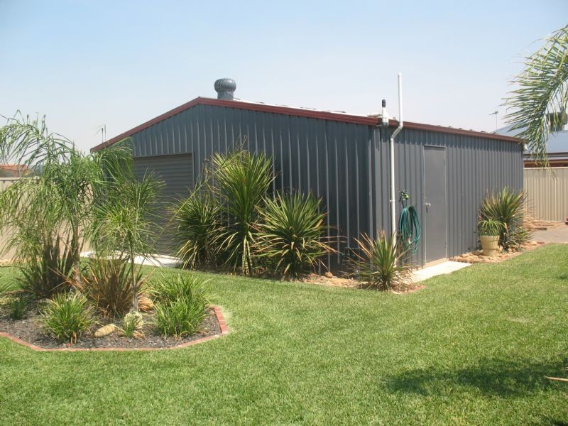 8 Linda Cres, Yarrawonga VIC 3730