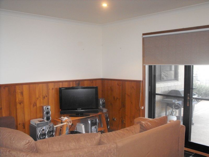 77 Pasley Street, Bundalong VIC 3730