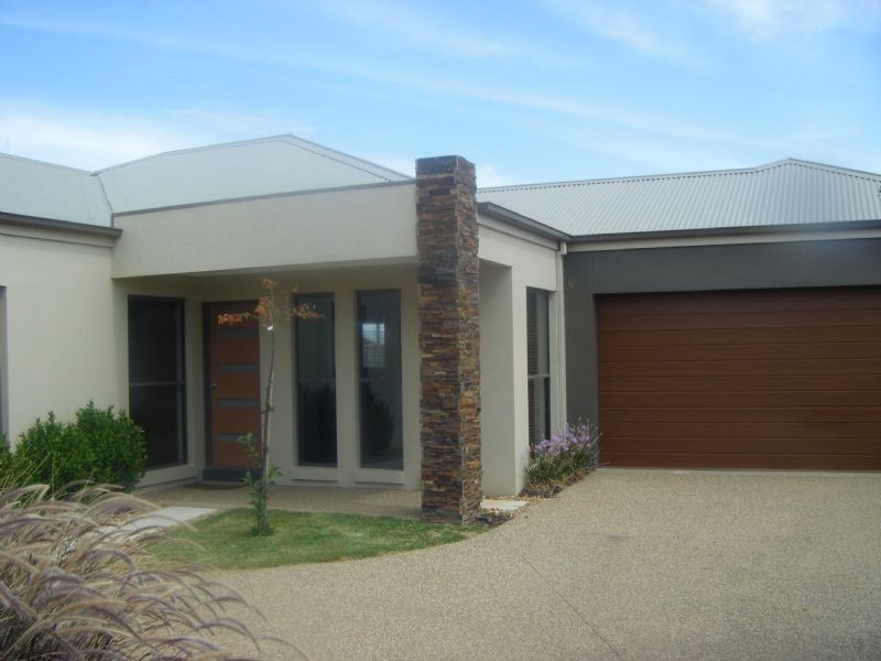2/9 Fiona Dve, Yarrawonga VIC 3730