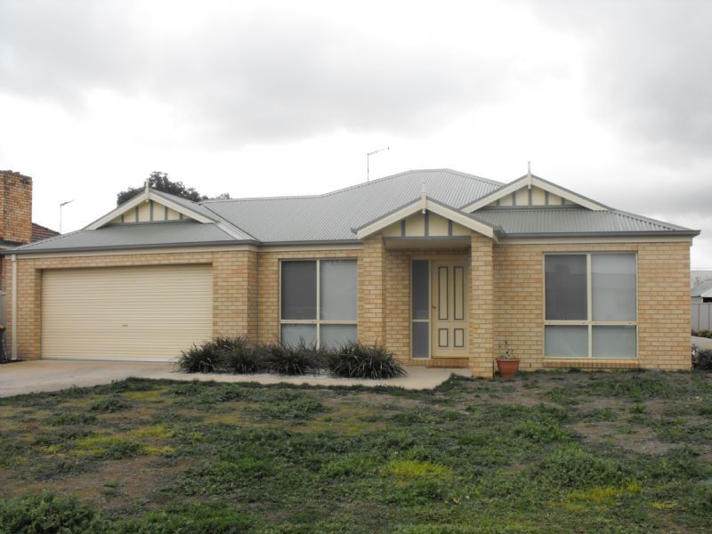 1/24 Sharp, Yarrawonga VIC 3730