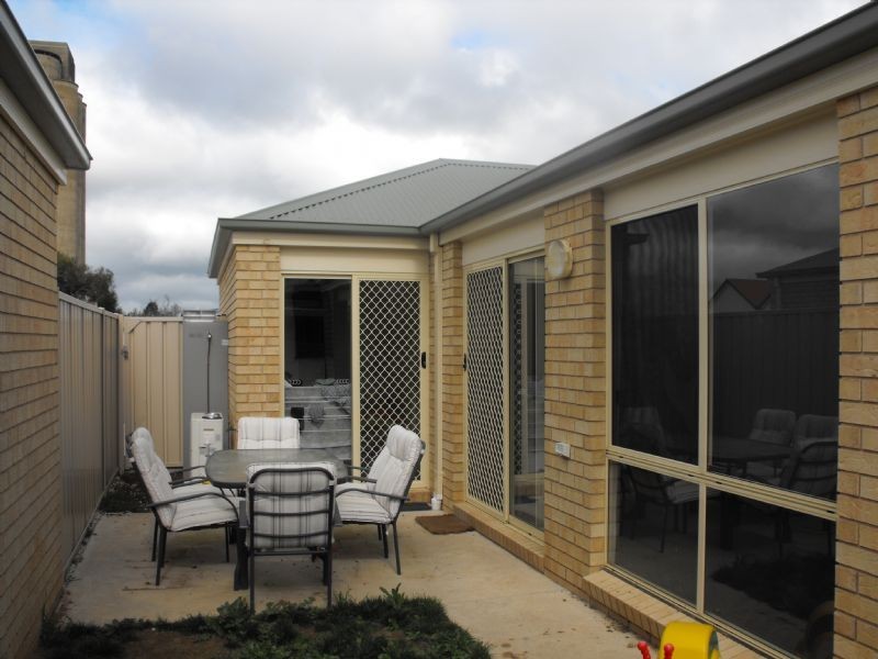 1/24 Sharp, Yarrawonga VIC 3730