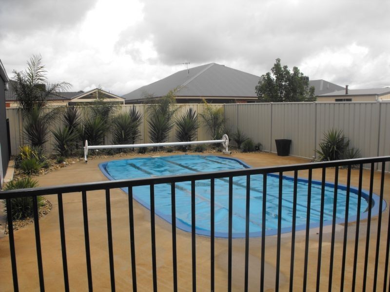 4 Linda Cres, Yarrawonga VIC 3730