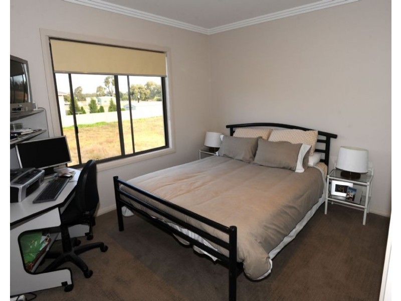 9 Lakeside Drive, Bundalong VIC 3730