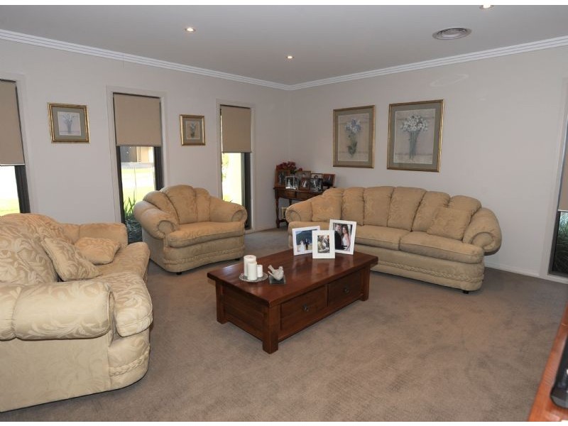 9 Lakeside Drive, Bundalong VIC 3730