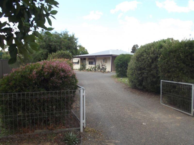 14 Hazelle court, Yarrawonga VIC 3730