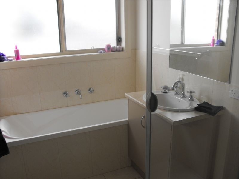 Unit-1 & 2/4 Curtois Street, Yarrawonga VIC 3730