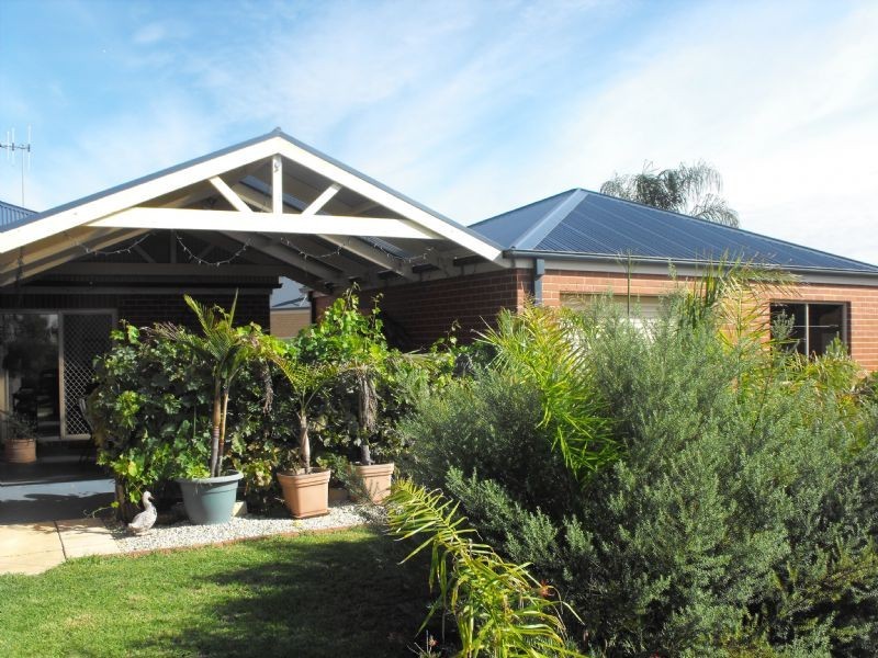 32 Steneker Cresent, Yarrawonga VIC 3730