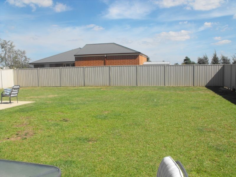 7 Fiona Drive, Yarrawonga VIC 3730