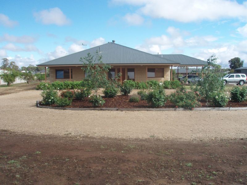 15 James Lillis Drive, Yarrawonga VIC 3730
