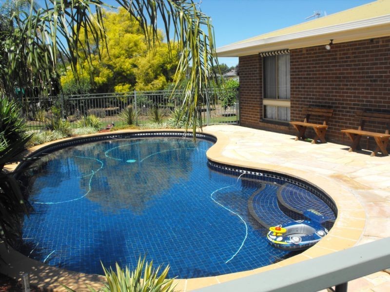 18 Charles Street, Yarrawonga VIC 3730