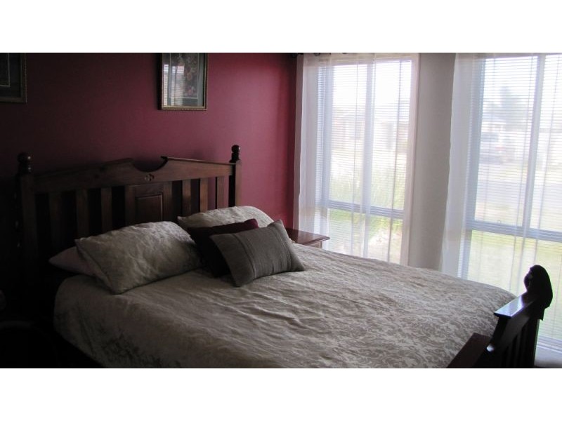 18 Derry Drive, Yarrawonga VIC 3730