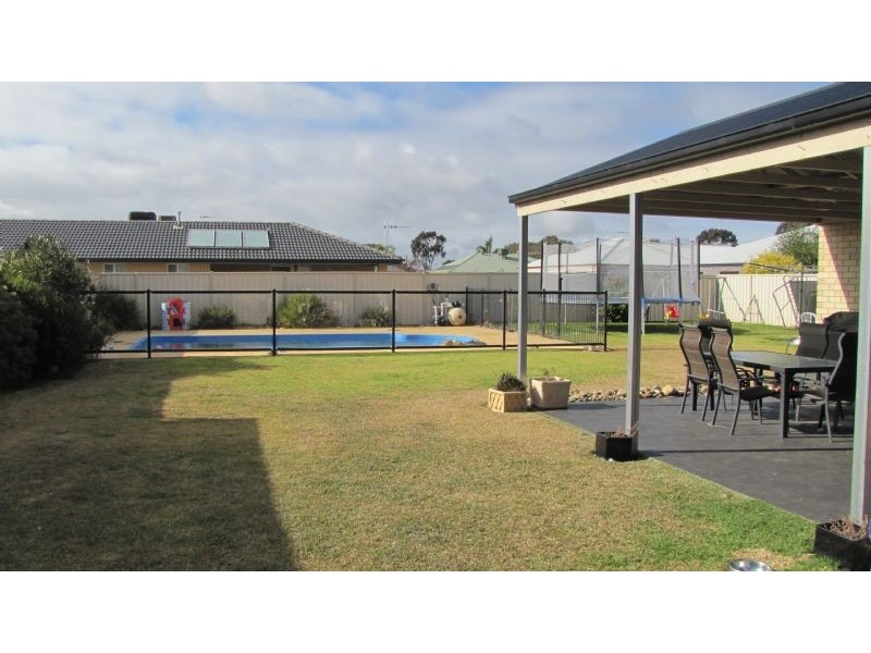 18 Derry Drive, Yarrawonga VIC 3730
