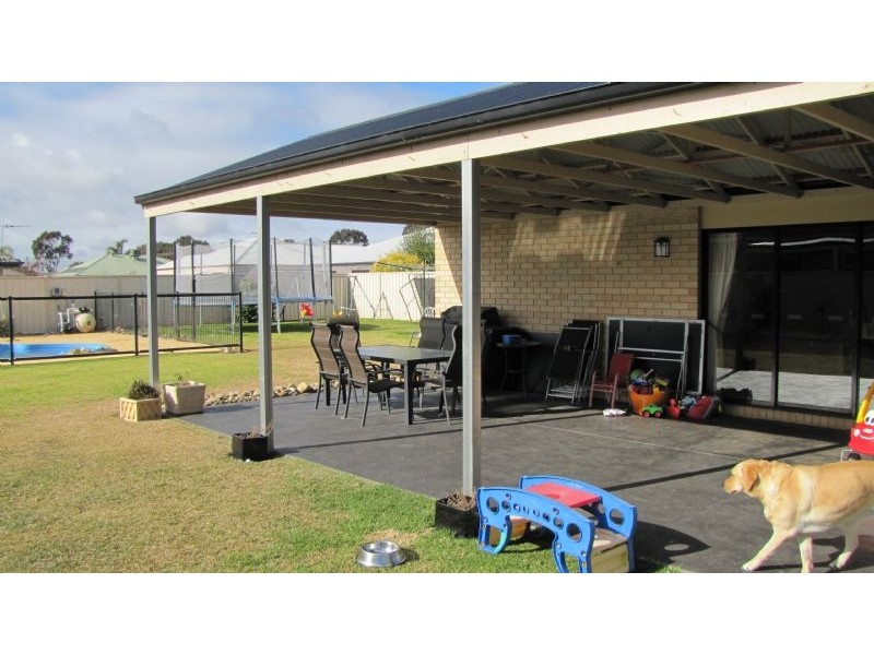 18 Derry Drive, Yarrawonga VIC 3730