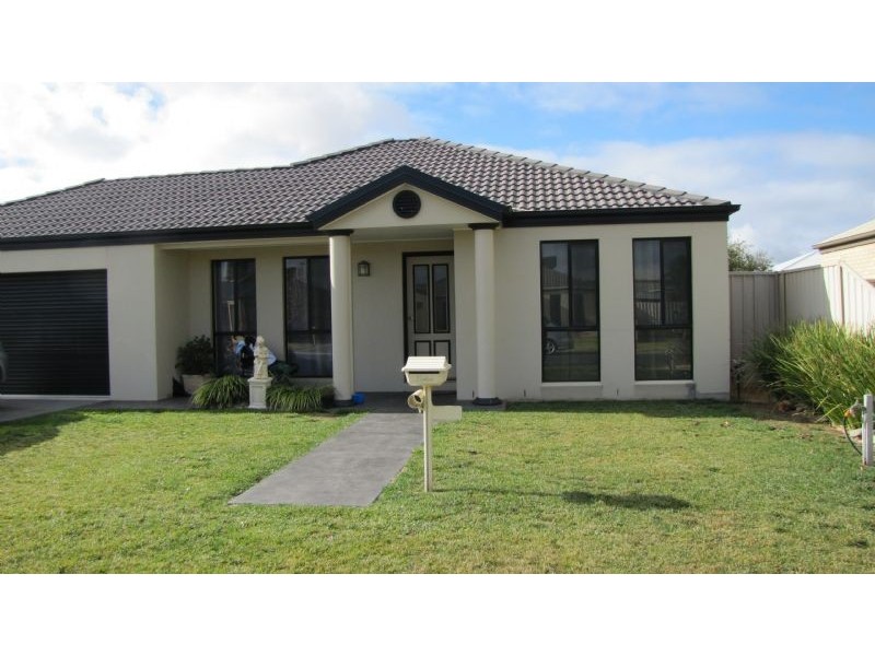 18 Derry Drive, Yarrawonga VIC 3730