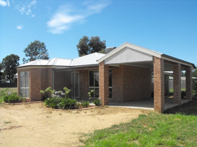 15 McCarthy Close, Yarrawonga VIC 3730