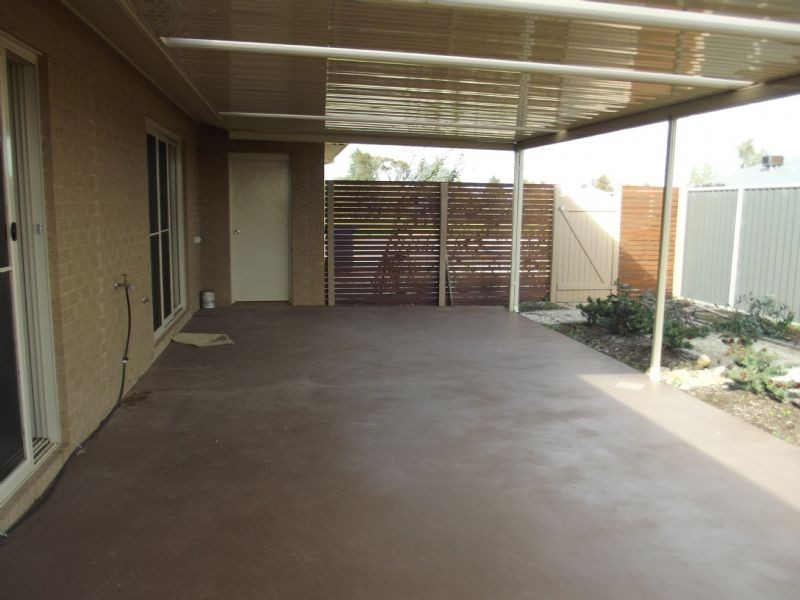 8 Phillip Hyland Drive, Yarrawonga VIC 3730