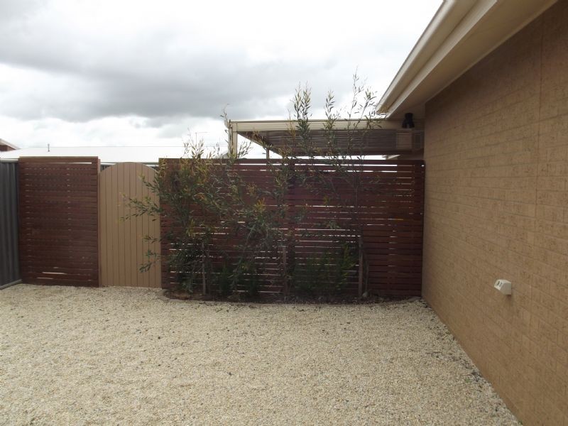 8 Phillip Hyland Drive, Yarrawonga VIC 3730