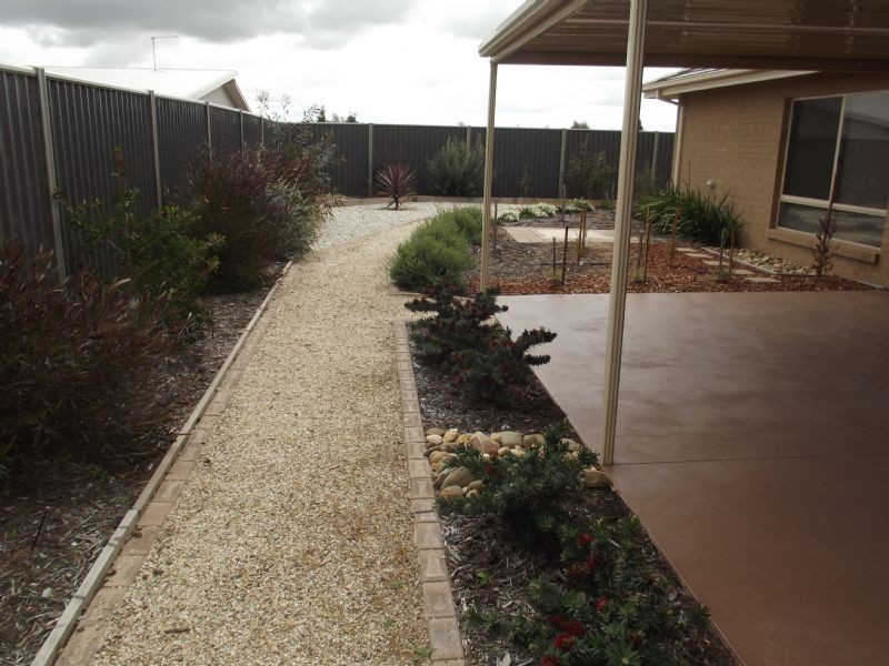 8 Phillip Hyland Drive, Yarrawonga VIC 3730