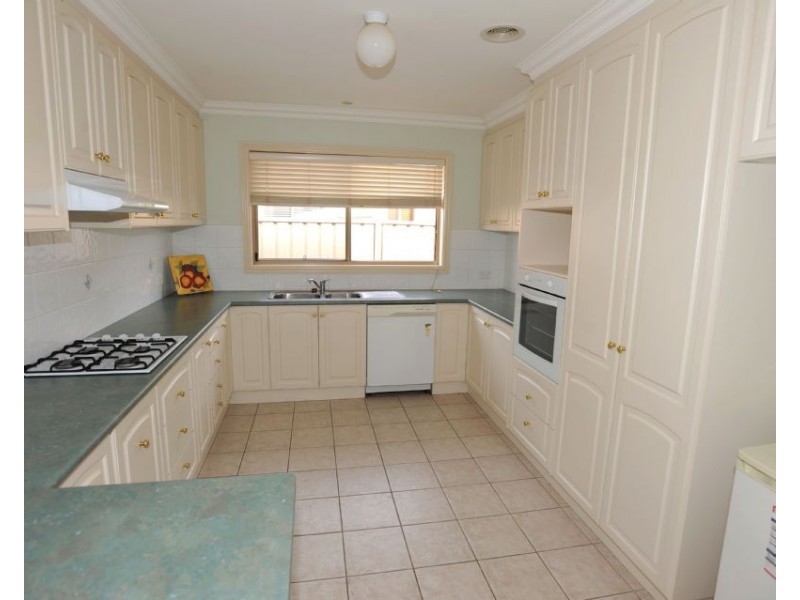 4 Fields Ave, Yarrawonga VIC 3730