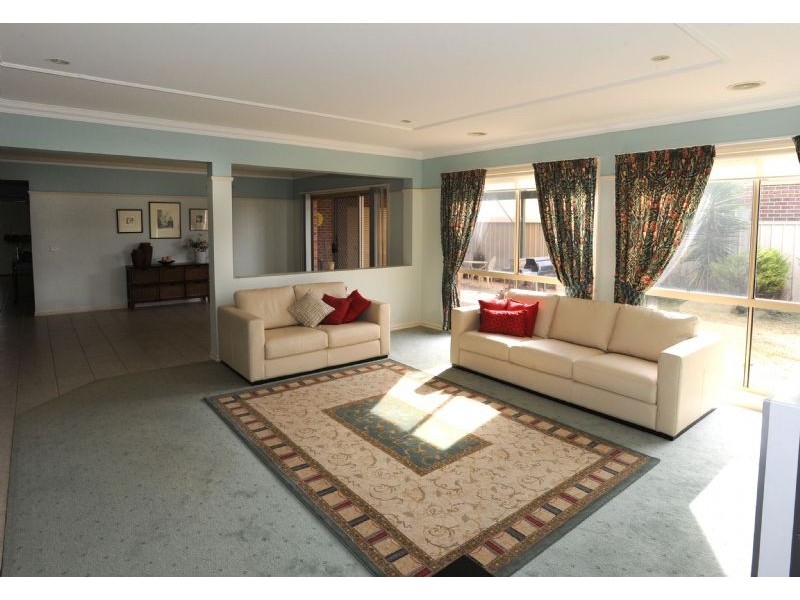 4 Fields Ave, Yarrawonga VIC 3730