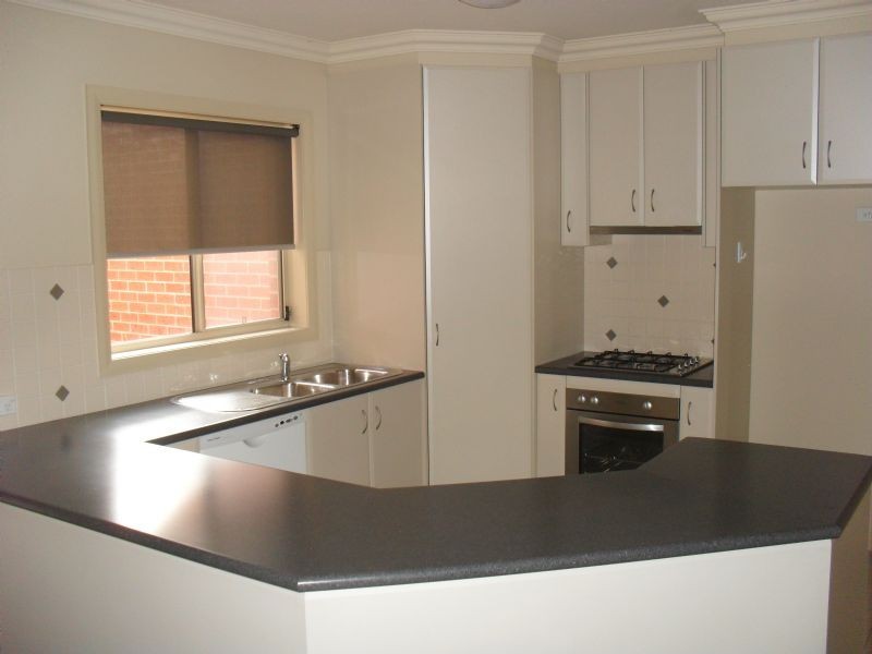 2/5 Hawkins Drive, Yarrawonga VIC 3730