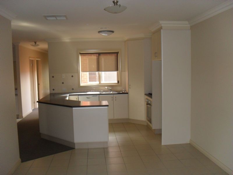 2/5 Hawkins Drive, Yarrawonga VIC 3730