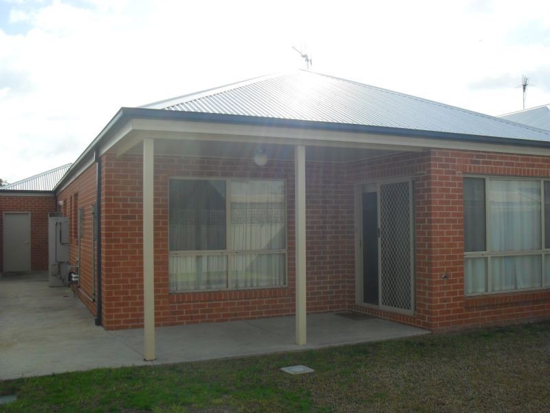 2/5 Hawkins Drive, Yarrawonga VIC 3730