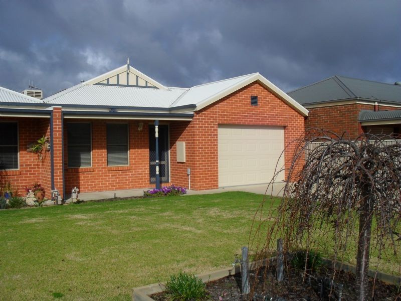 1/5 Hawkins Drive, Yarrawonga VIC 3730