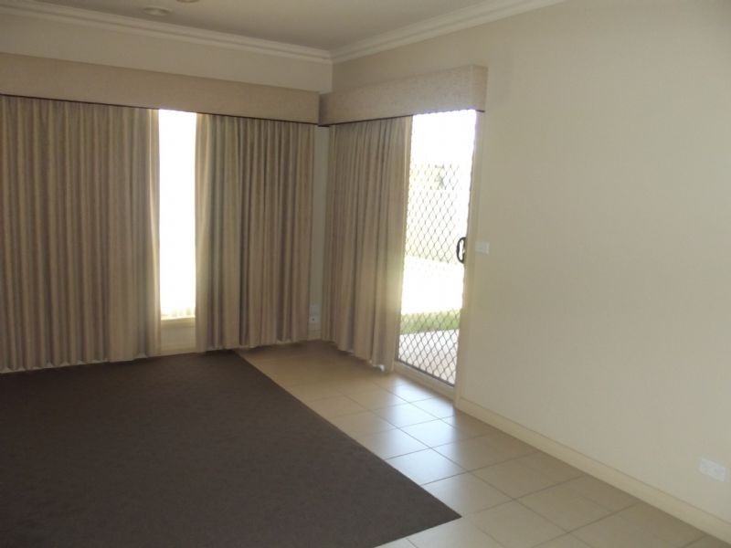 1/5 Hawkins Drive, Yarrawonga VIC 3730