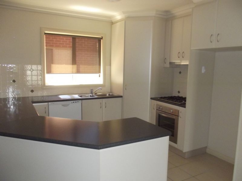 1/5 Hawkins Drive, Yarrawonga VIC 3730