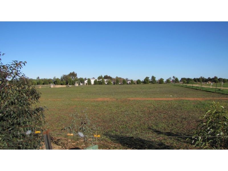 V/L 61 (a) Pineview Drive, Yarrawonga VIC 3730
