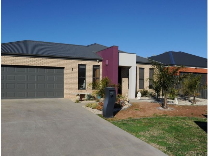 2c McCarthy Close, Yarrawonga VIC 3730