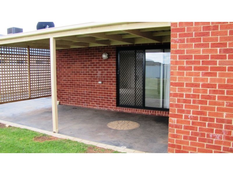 15 Derry Drive, Yarrawonga VIC 3730