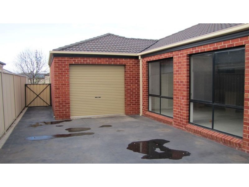 15 Derry Drive, Yarrawonga VIC 3730